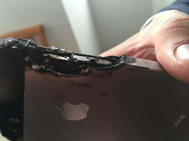 苹果充电器爆炸伤人新闻苹果充电器爆炸了怎么处理-第1张图片-亚星国际官网